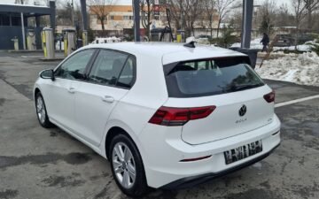 VW Volkswagen Golf VIII (prin Eurorental)