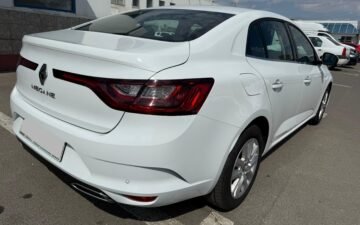 RENAULT MEGANE Automat (prin Eurorental)