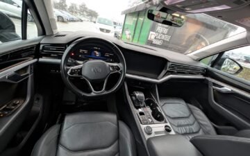 VW Touareg V6 4Motion (prin Eurorental)